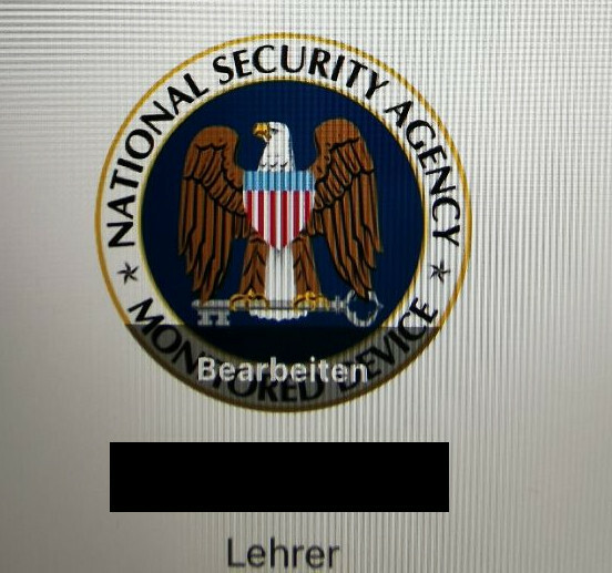 Profilbild zeigt den amerikanischen Weißkopfadler als Wappen. Im Kreis darum steht: National Security Agency monitored Device
