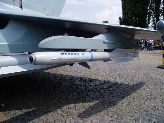 A heat-seeking air-to-air missile mounted on a fighter jet. Photographer: Owly K. Licenced under CC BY-SA 3.0