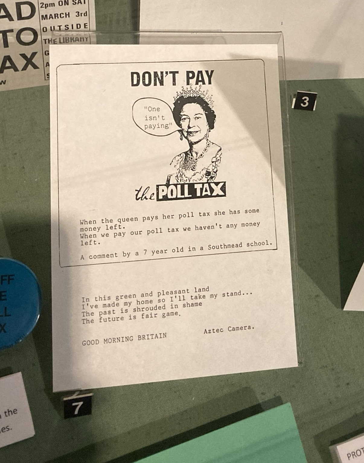 The queen with a speech bubble: One doesn’t pay