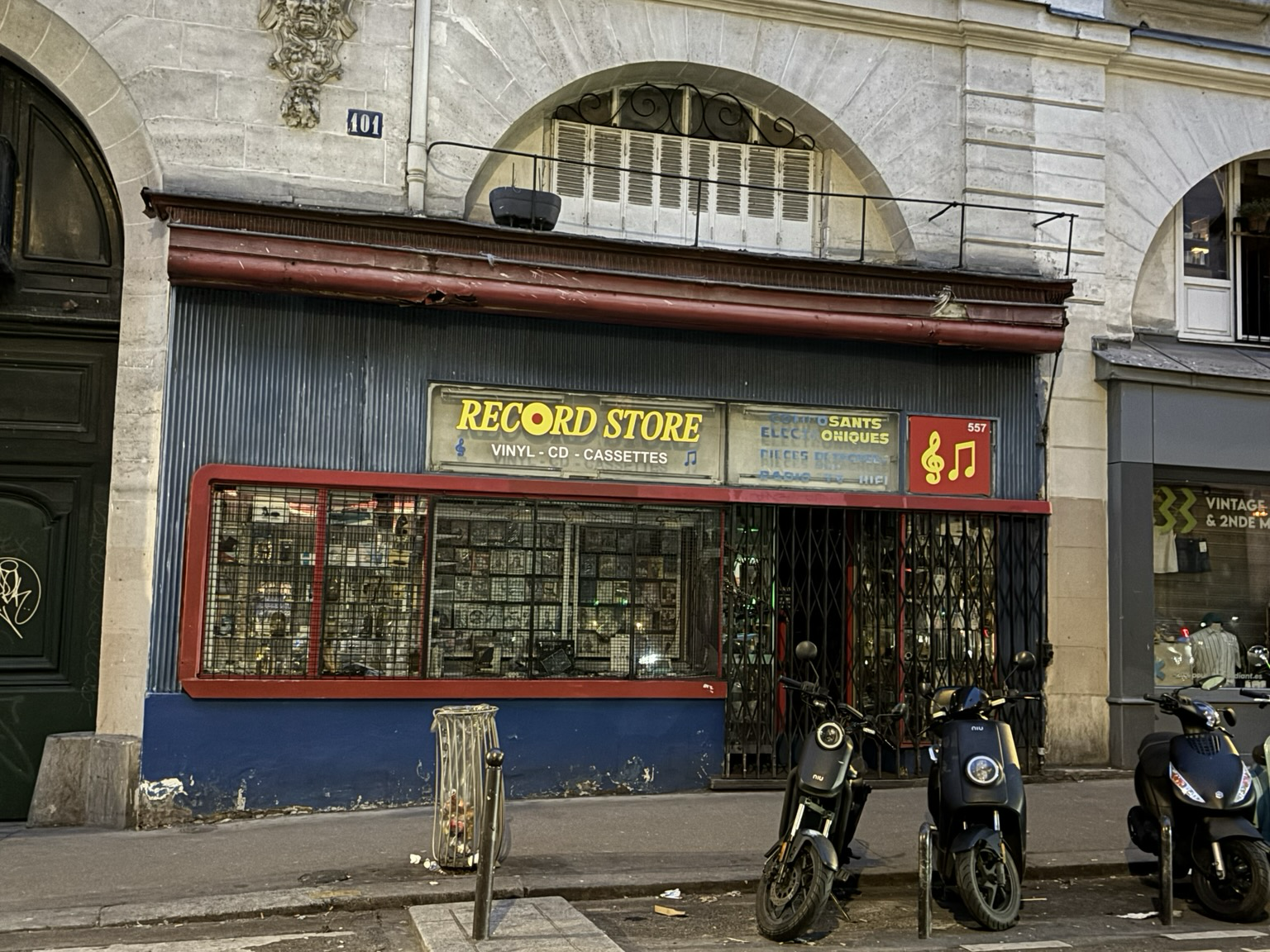 Etwas aus der Zeit gefallener Record-Store