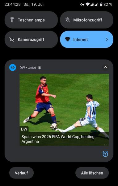 At 23:44 CEST, at minute 107 of the World Cup match, DW sent me the breaking news that Spain won, even though more than 10 minutes were remaining.