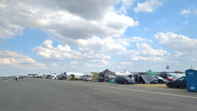 Campgroung, Blickrichtung Infield