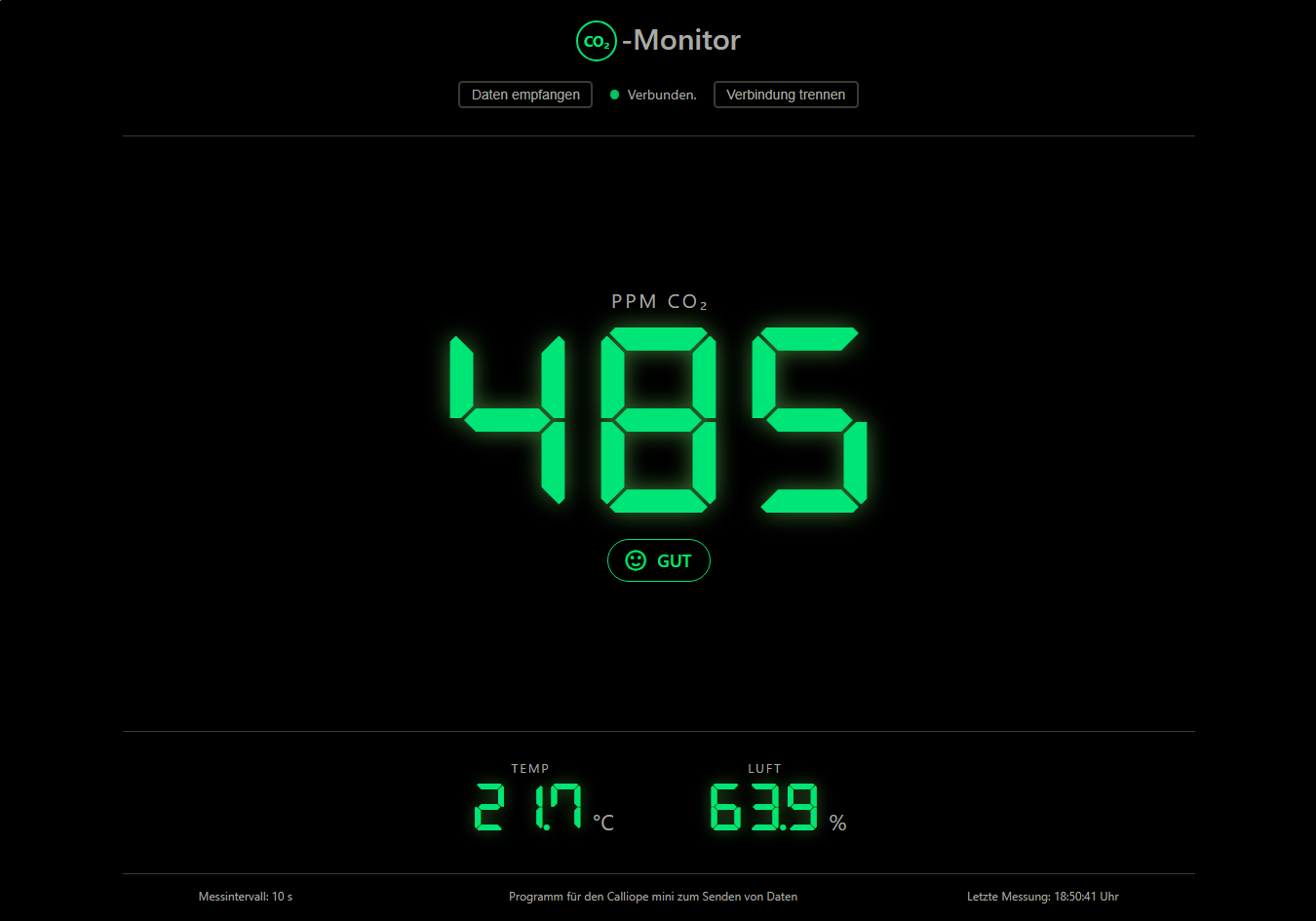 Browser-Ansicht des CO₂-Monitors mit Anzeige von 485 ppm, 21.7 °C und 63.9 % Luftfeuchtigkeit. Daten wurden vom Calliope mini mit SCD40-Sensor gesendet.